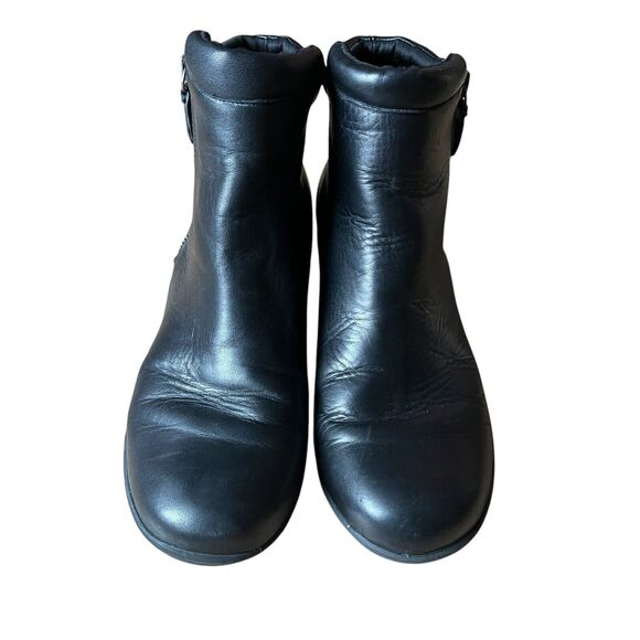 Bass Lite Mercedes Black Leather Side Zip Ankle Bootie Size 7M - Picture 2 of 7